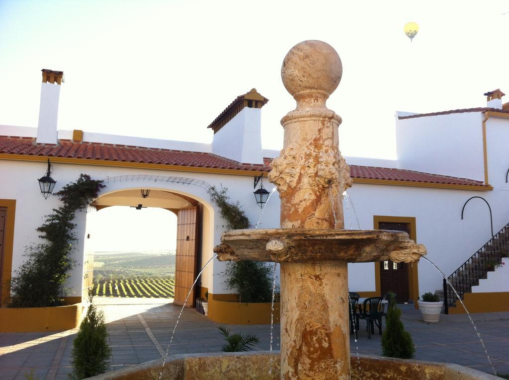Hotel Bodega El Moral Ribera del Fresno Екстериор снимка
