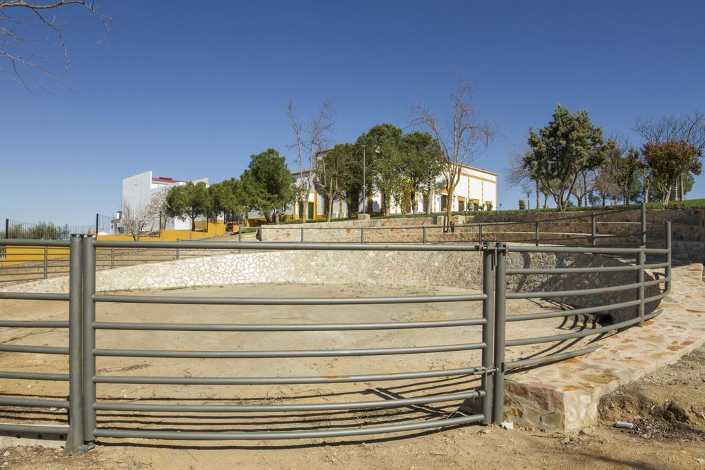 Hotel Bodega El Moral Ribera del Fresno Екстериор снимка