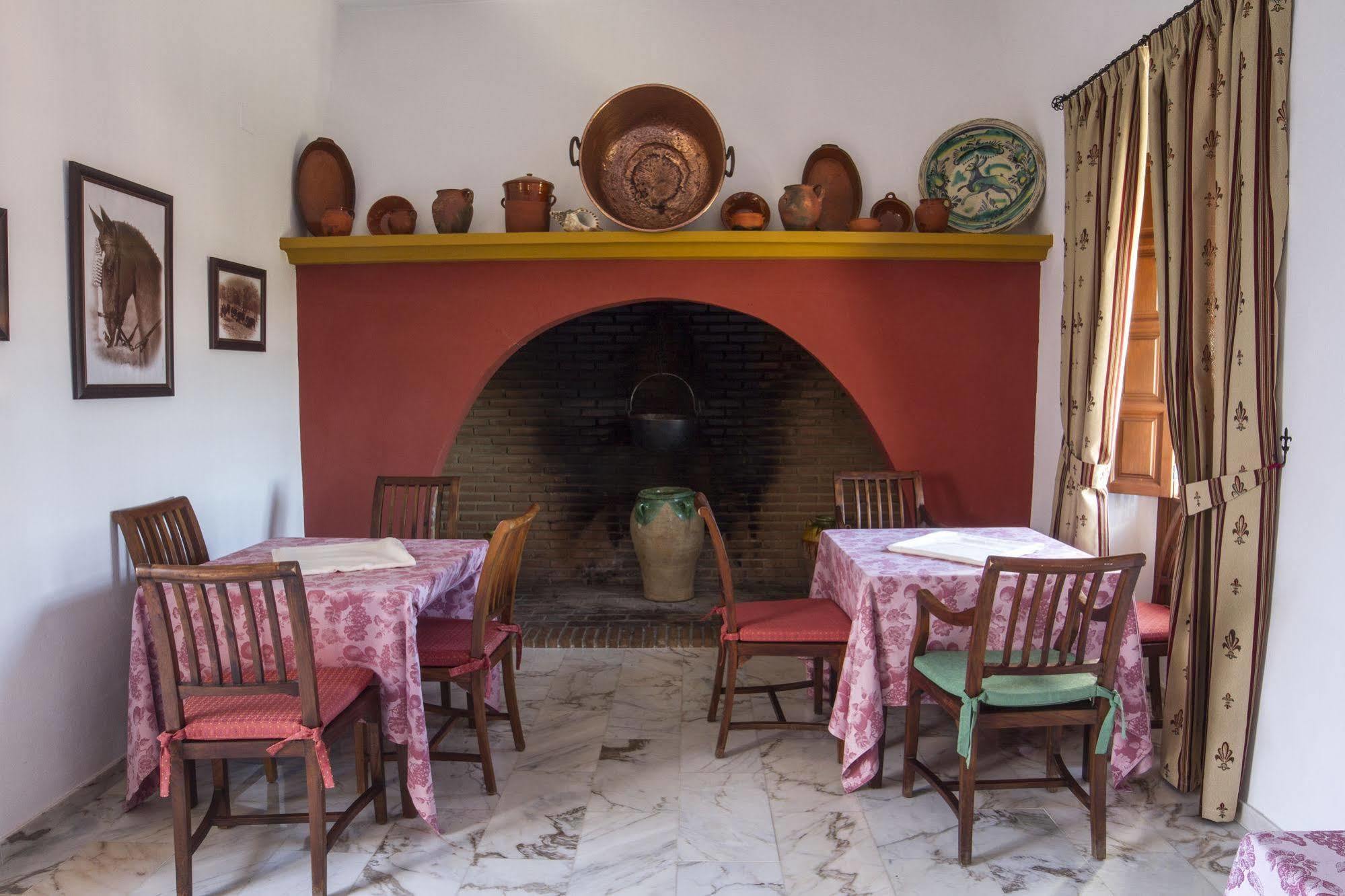 Hotel Bodega El Moral Ribera del Fresno Екстериор снимка